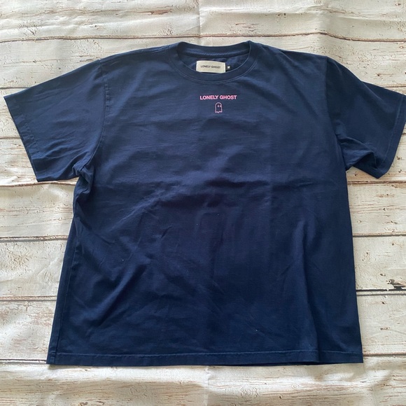 Text Me When You Land Essential Tee - Picture 2 of 3